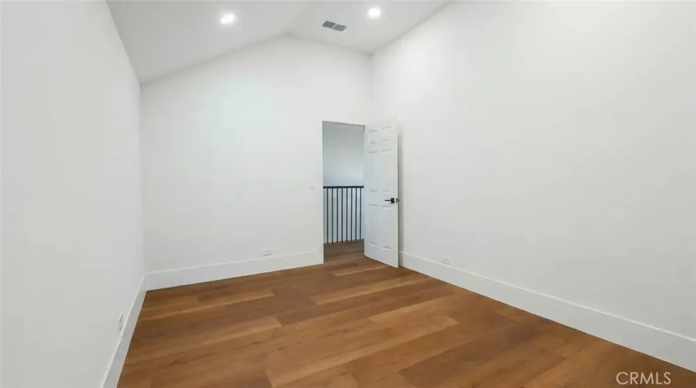 15604 Saddleback Canyon Country, CA 91387