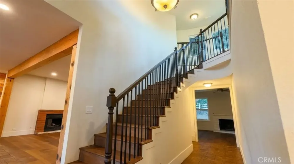 15604 Saddleback Canyon Country, CA 91387