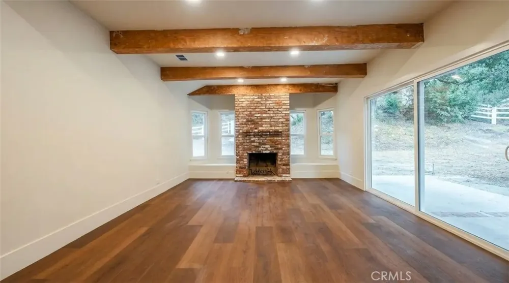 15604 Saddleback Canyon Country, CA 91387