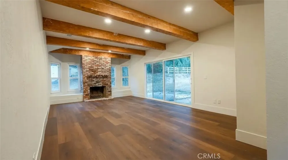 15604 Saddleback Canyon Country, CA 91387