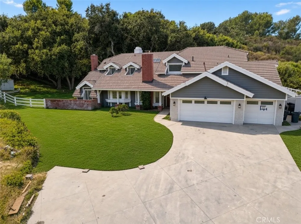 15604 Saddleback Canyon Country, CA 91387