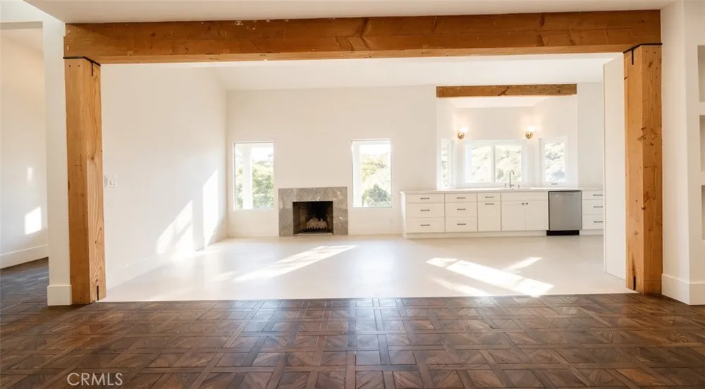 15604 Saddleback Canyon Country, CA 91387