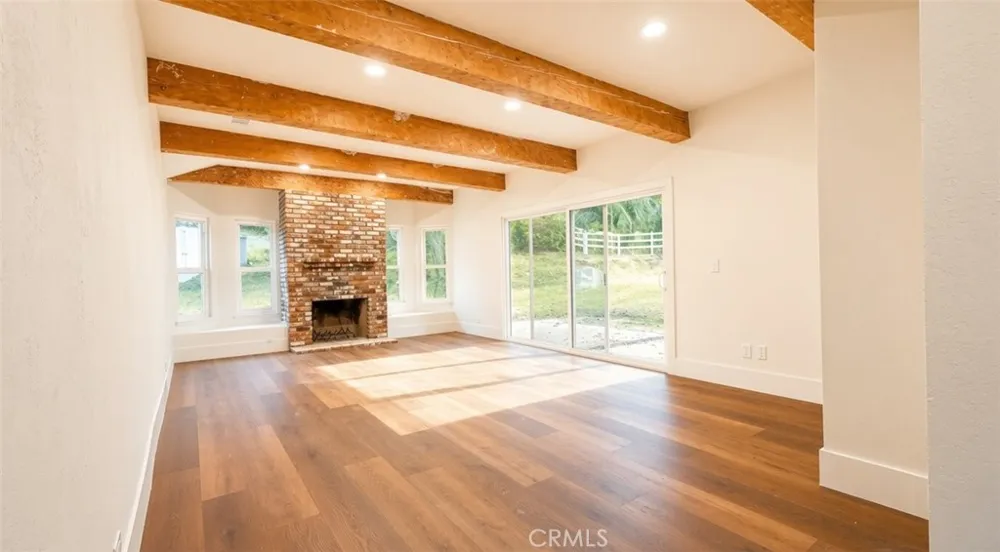 15604 Saddleback Canyon Country, CA 91387
