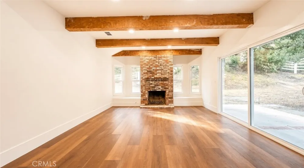 15604 Saddleback Canyon Country, CA 91387