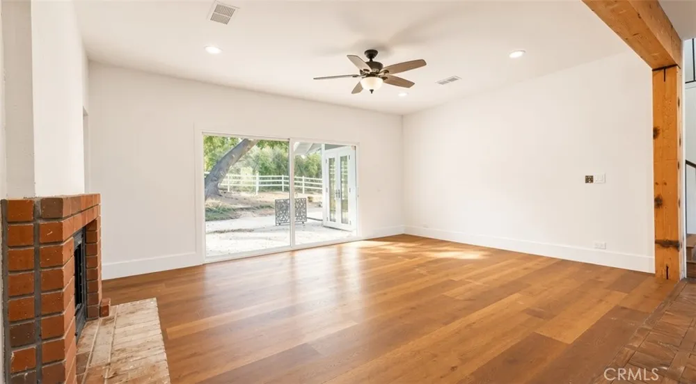 15604 Saddleback Canyon Country, CA 91387