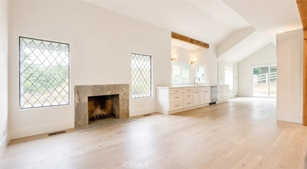 15604 Saddleback Canyon Country, CA 91387