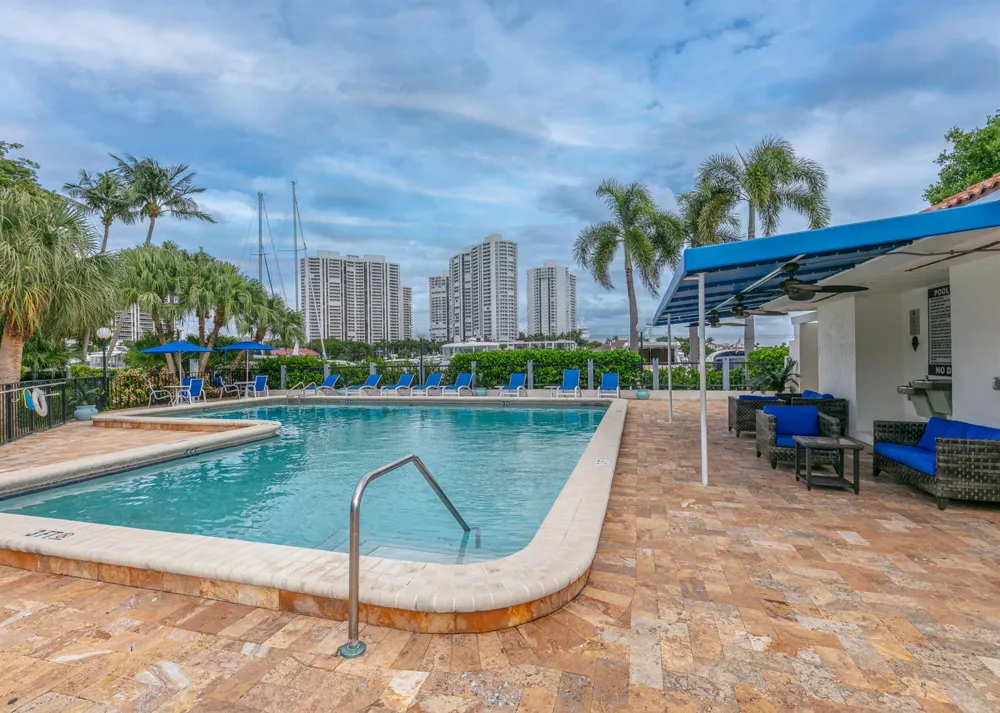 3545 MAGELLAN CIRCLE #352-5 Aventura, FL 33180