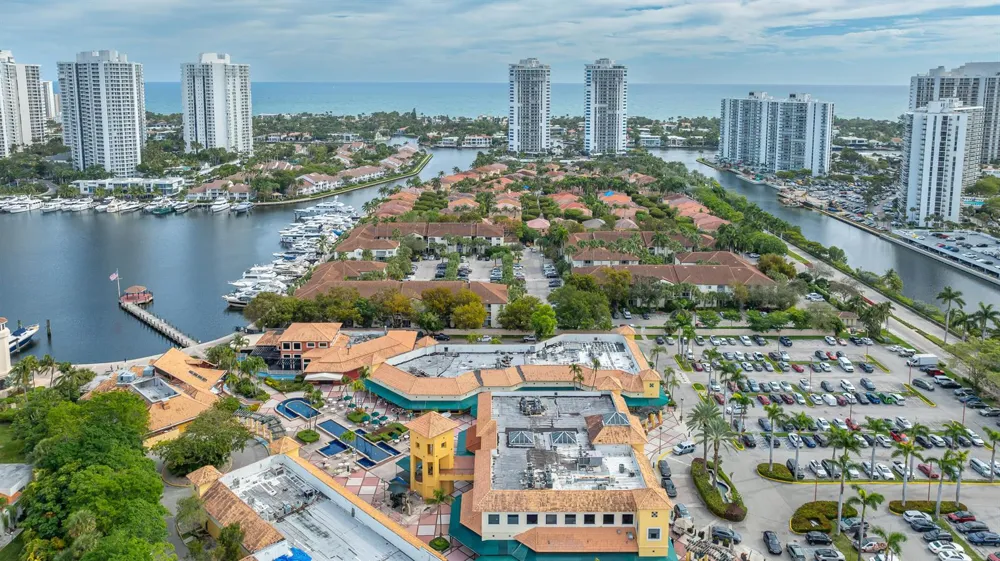 3545 MAGELLAN CIRCLE #352-5 Aventura, FL 33180