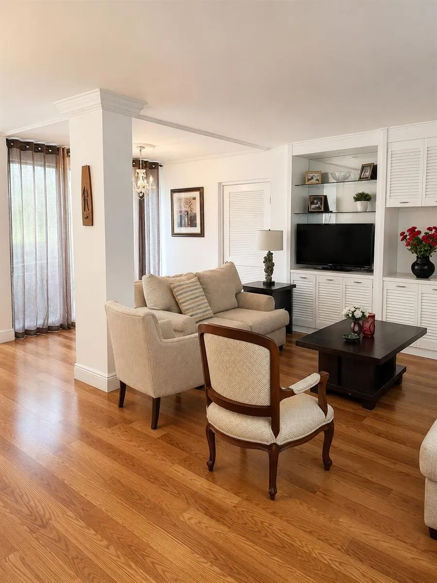 3545 MAGELLAN CIRCLE #352-5 Aventura, FL 33180