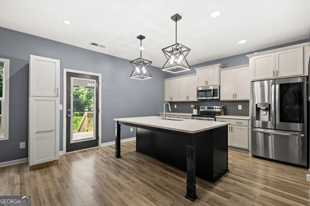 310 Wooded Glen LN Carrollton, GA 30117