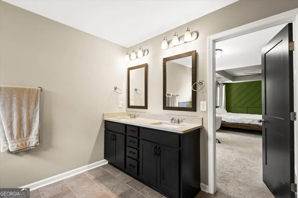 310 Wooded Glen LN Carrollton, GA 30117