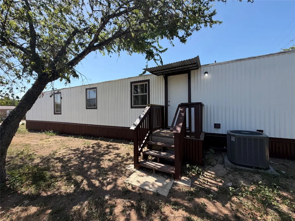 104 Castillo Street Kyle, TX 78640