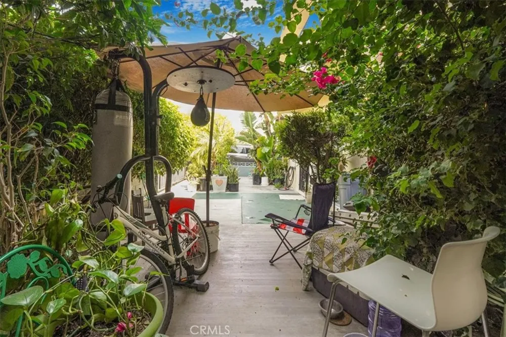 6904 Radford Avenue #1 North Hollywood, CA 91605
