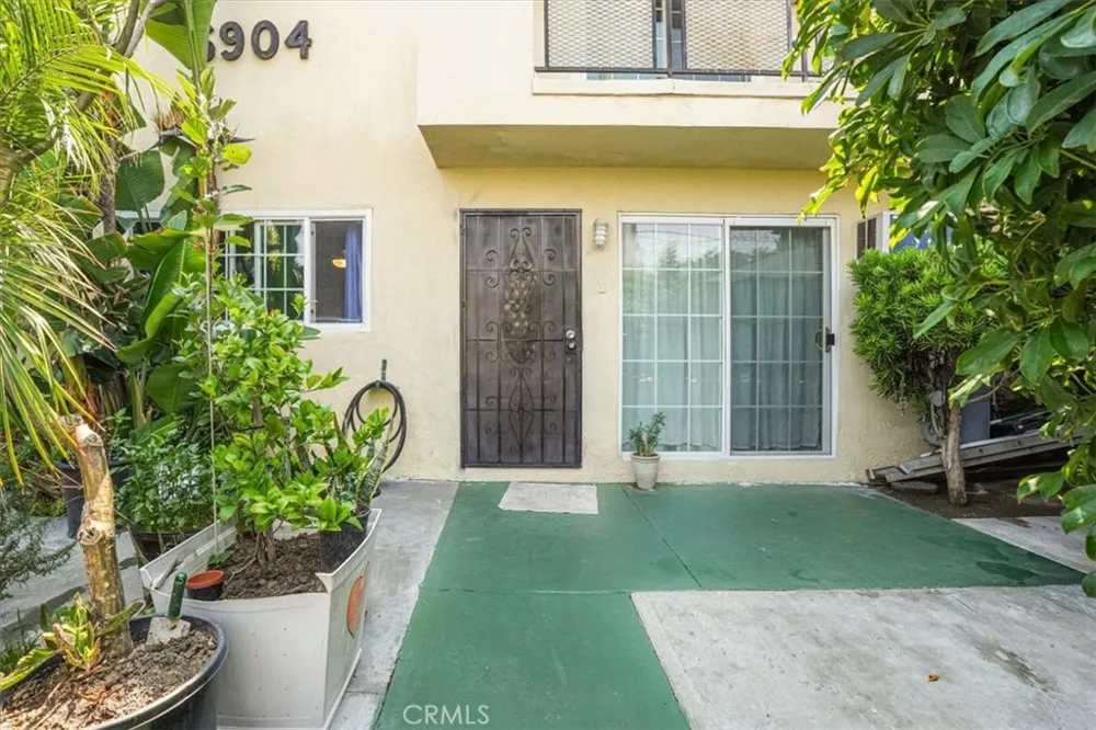 6904 Radford Avenue #1 North Hollywood, CA 91605