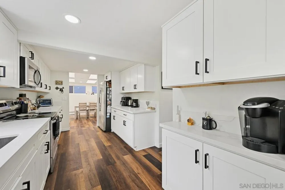 402 Silverbrook Dr. El Cajon, CA 92019