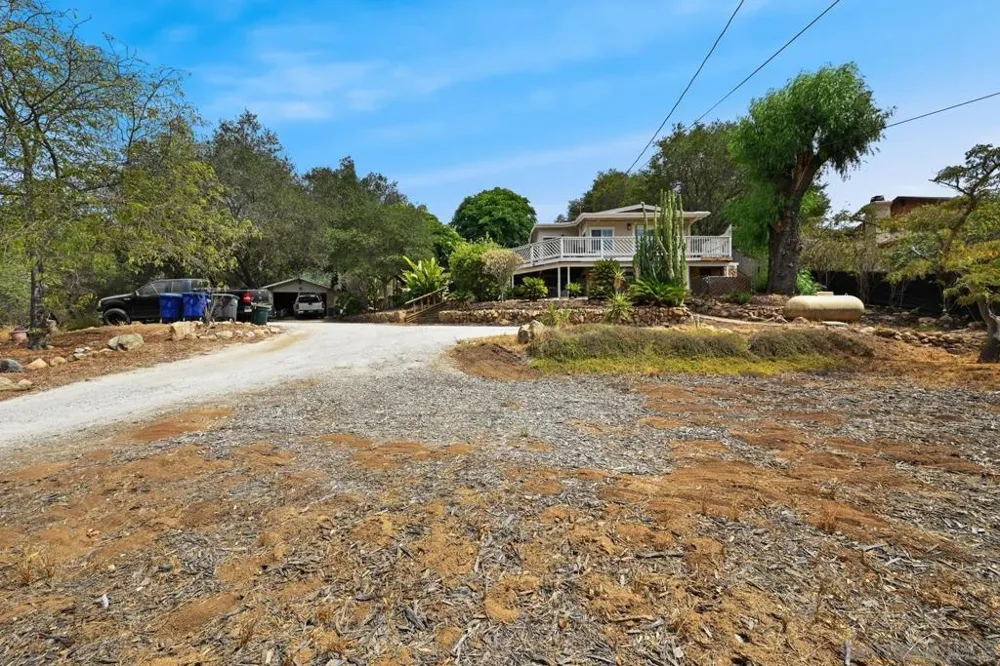 402 Silverbrook Dr. El Cajon, CA 92019