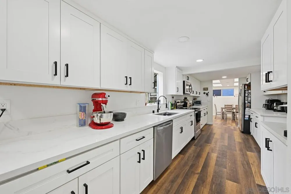 402 Silverbrook Dr. El Cajon, CA 92019