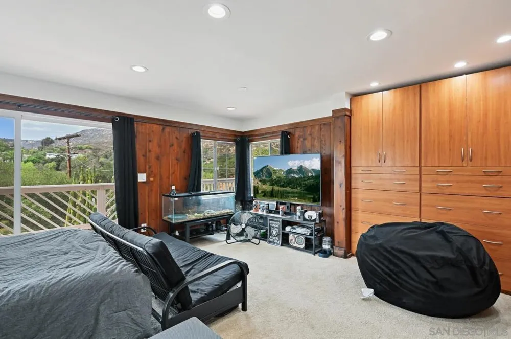 402 Silverbrook Dr. El Cajon, CA 92019