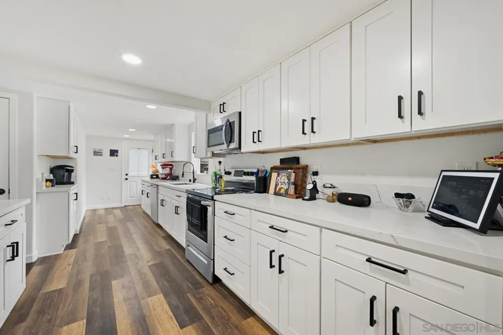 402 Silverbrook Dr. El Cajon, CA 92019