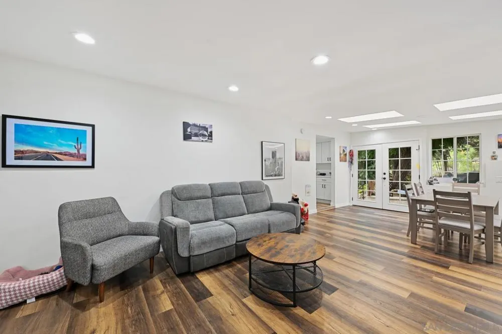 402 Silverbrook Dr. El Cajon, CA 92019
