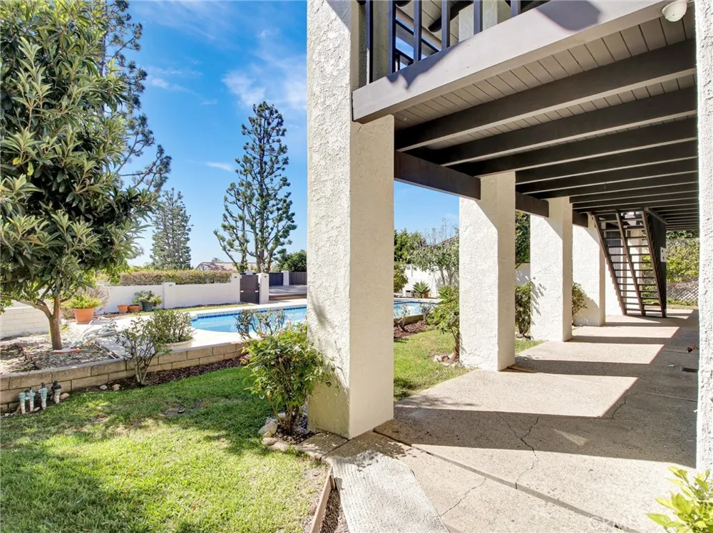 2801 Palos Verdes W Palos Verdes Estates, CA 90274