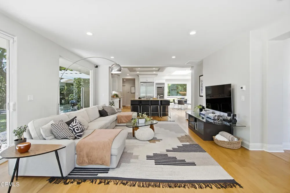 125 Vientos Road Camarillo, CA 93010