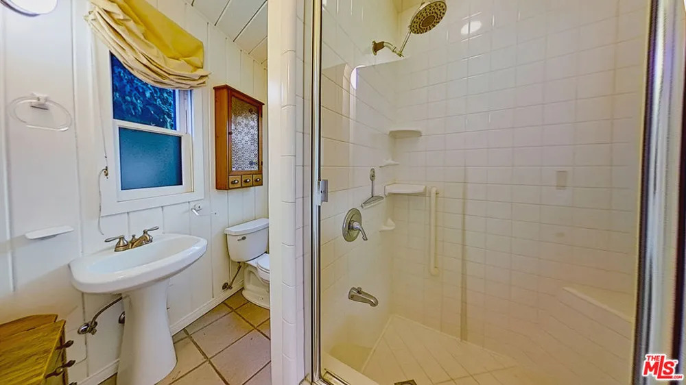 10211 Seabury Ln GH #Guest Hse Bel Air, CA 90077