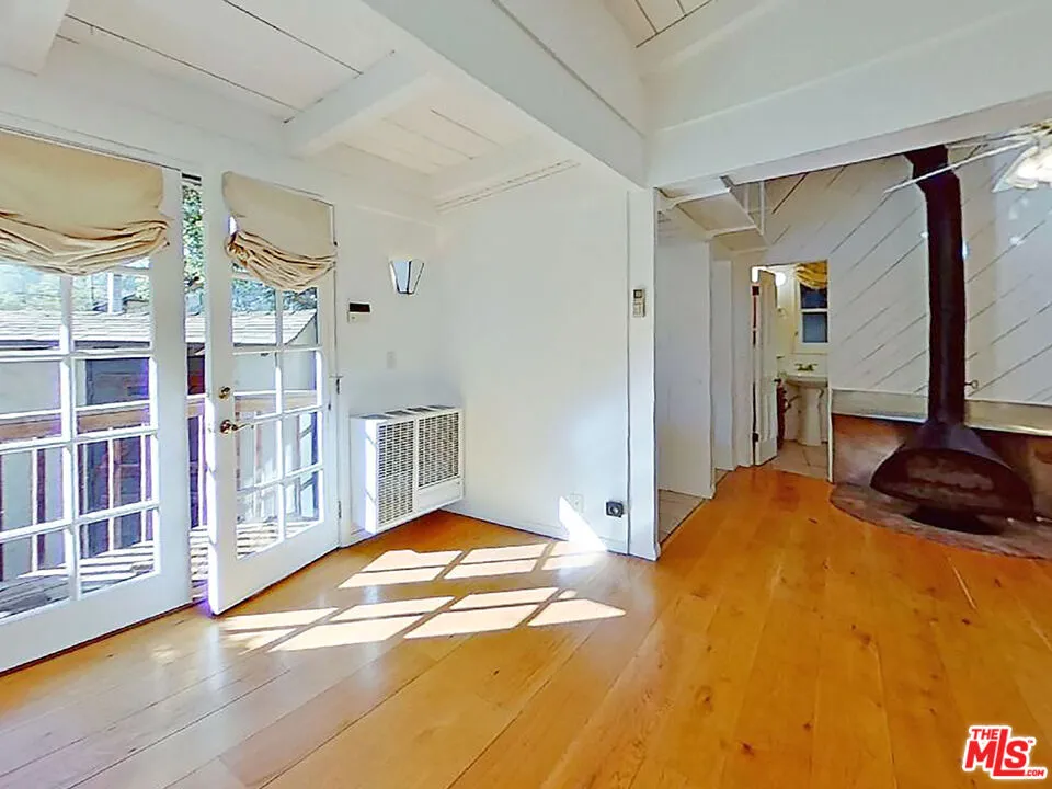 10211 Seabury Ln GH #Guest Hse Bel Air, CA 90077