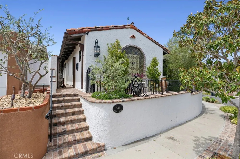 541 Hazel Corona del Mar, CA 92625