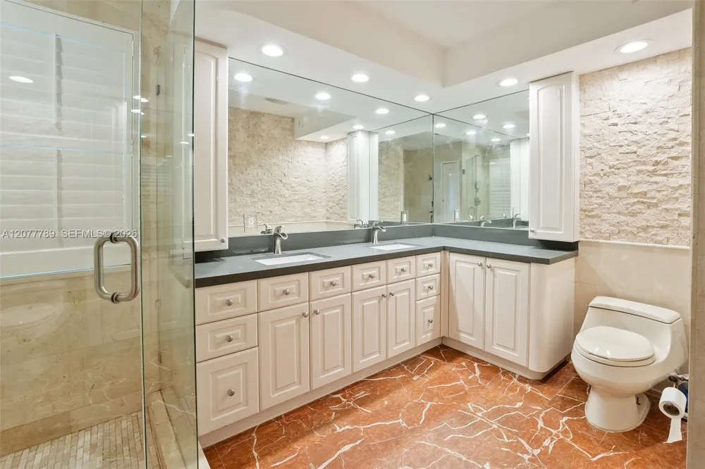 2725 NE 21st Ave Fort Lauderdale, FL 33306
