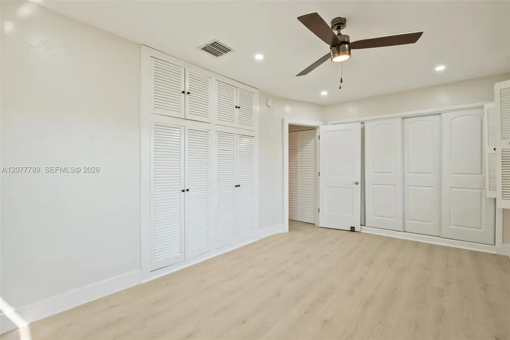 2725 NE 21st Ave Fort Lauderdale, FL 33306