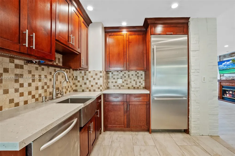 2725 NE 21st Ave Fort Lauderdale, FL 33306