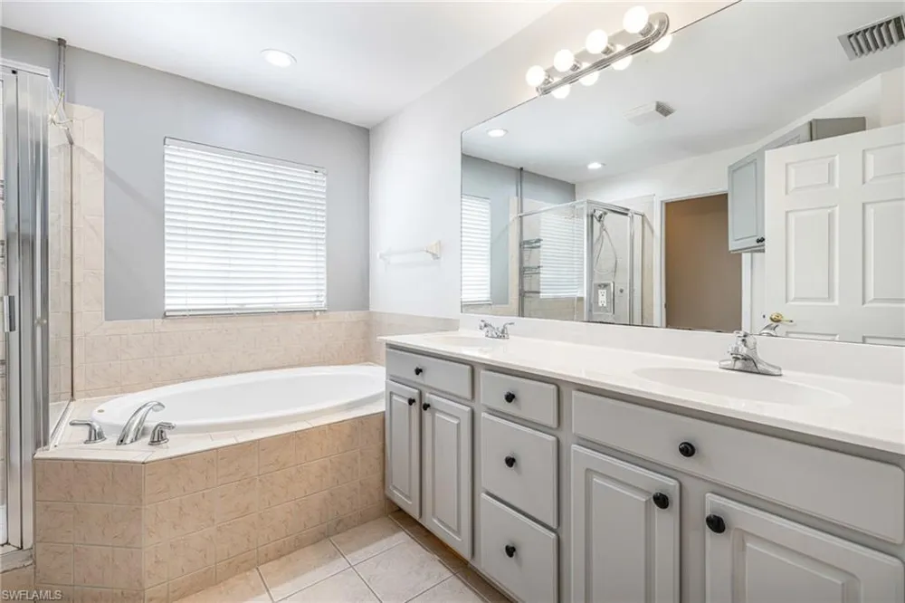 9812 Foxhall Way #5 Estero, FL 33928