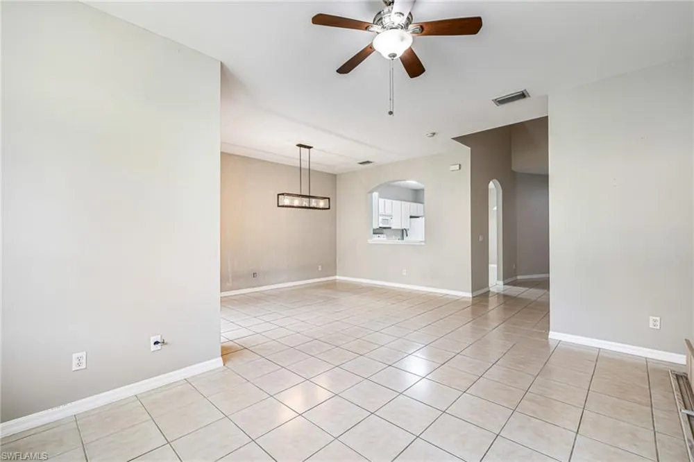 9812 Foxhall Way #5 Estero, FL 33928