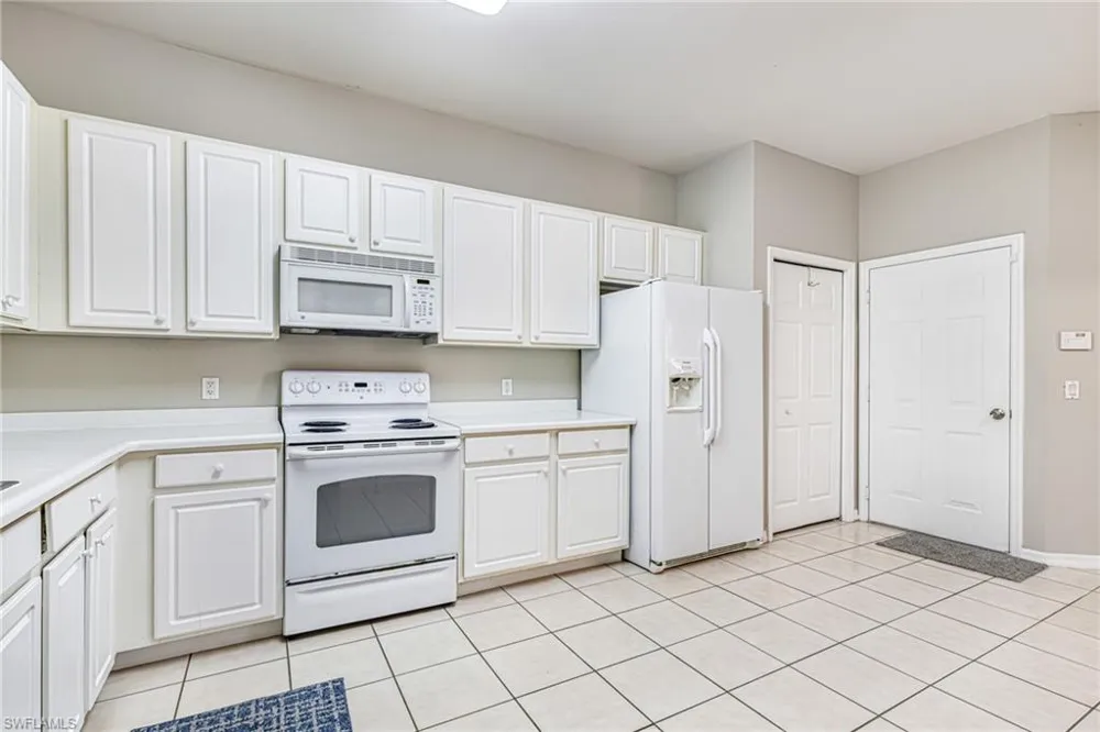 9812 Foxhall Way #5 Estero, FL 33928