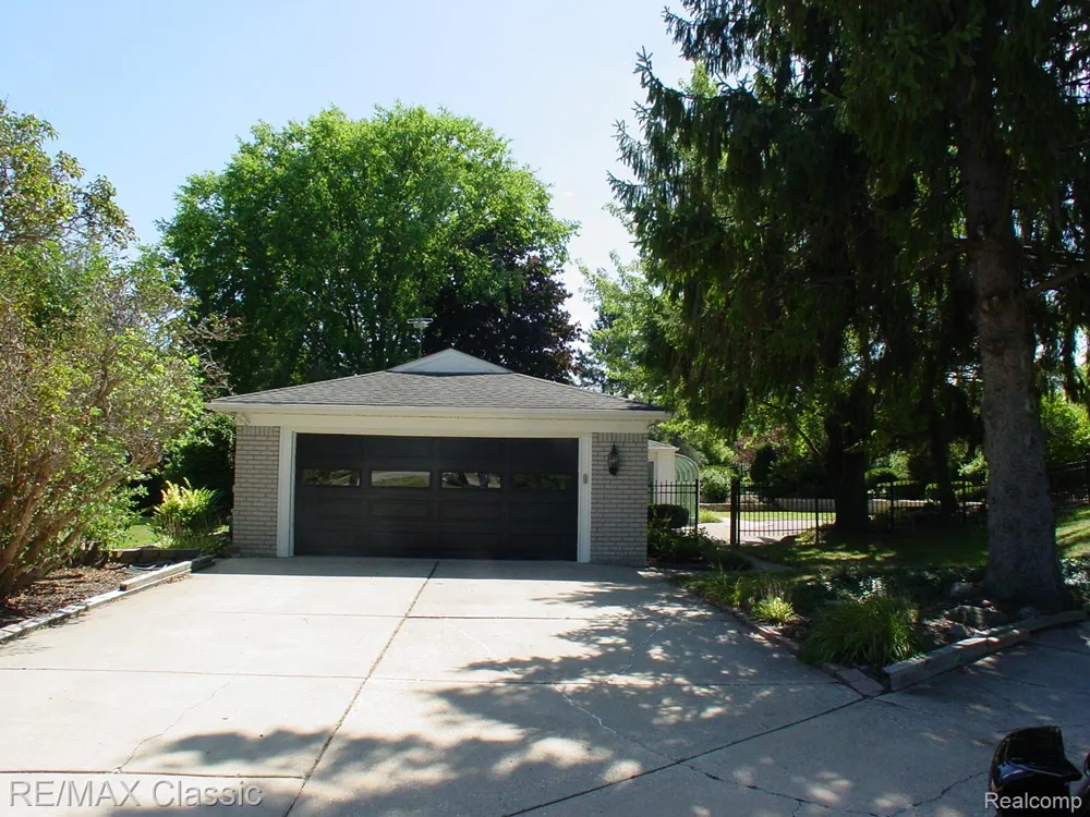 47605 Powell Road Plymouth Charter Township, MI 48170