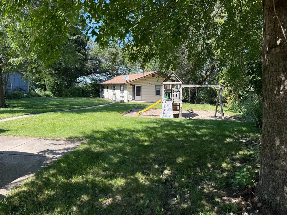 521 Oak Lane Redwood Falls, MN 56283