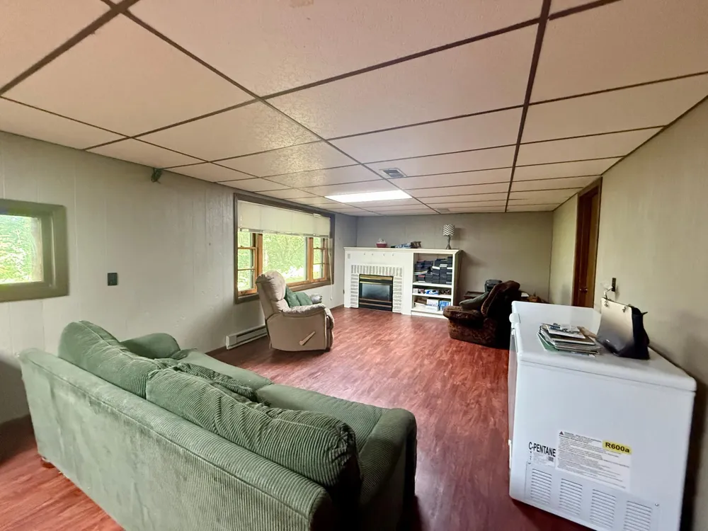 521 Oak Lane Redwood Falls, MN 56283