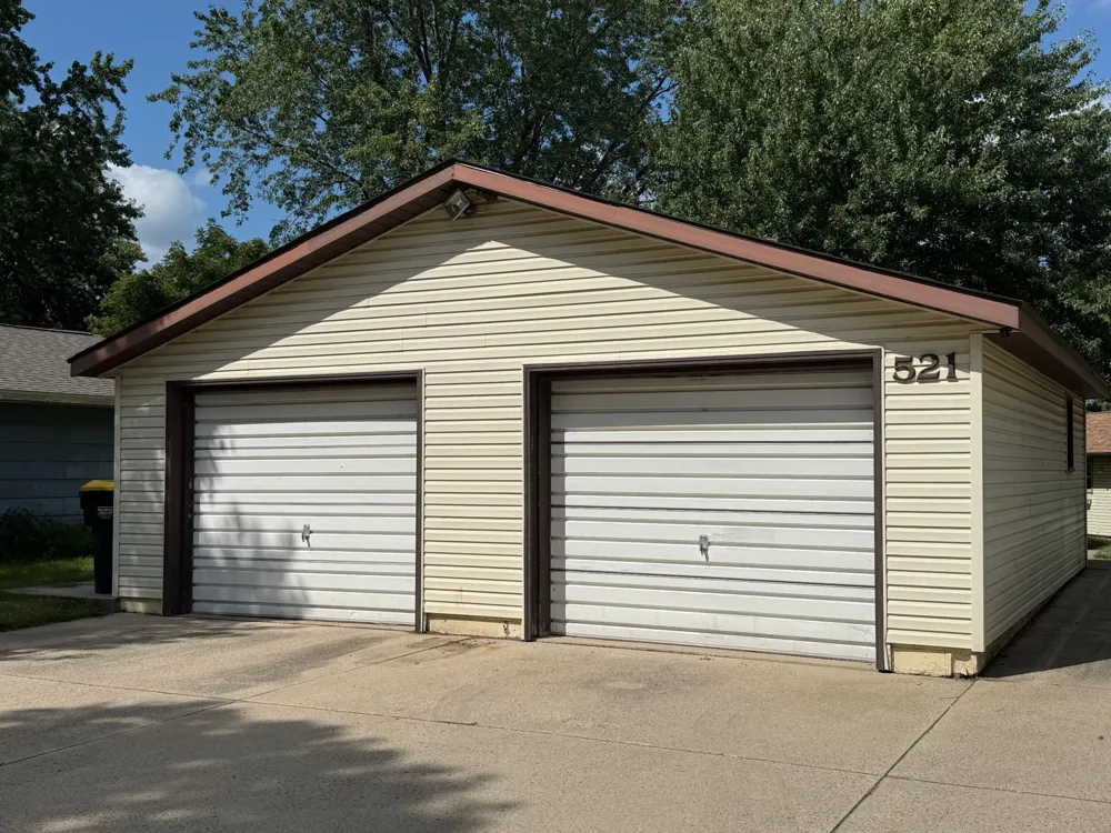 521 Oak Lane Redwood Falls, MN 56283
