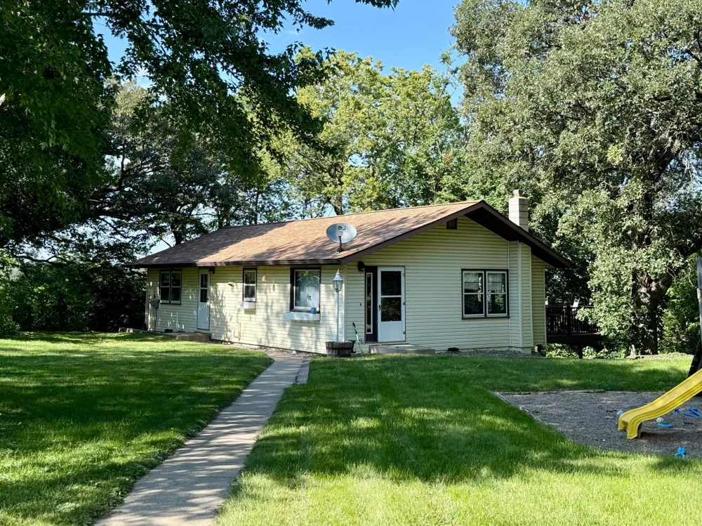 521 Oak Lane Redwood Falls, MN 56283