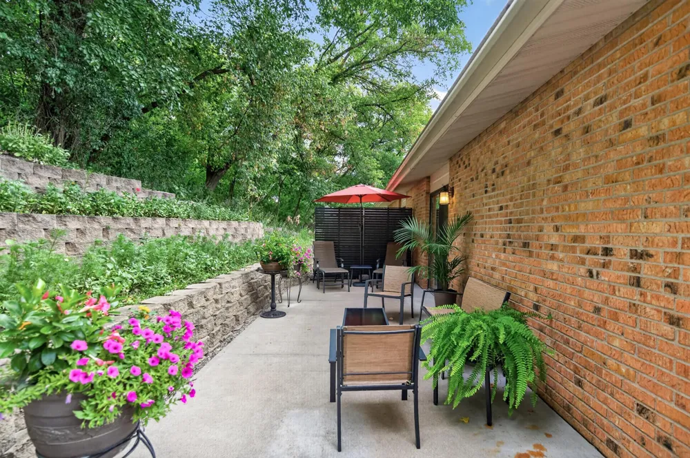 4501 Redwood Circle Minnetonka, MN 55345