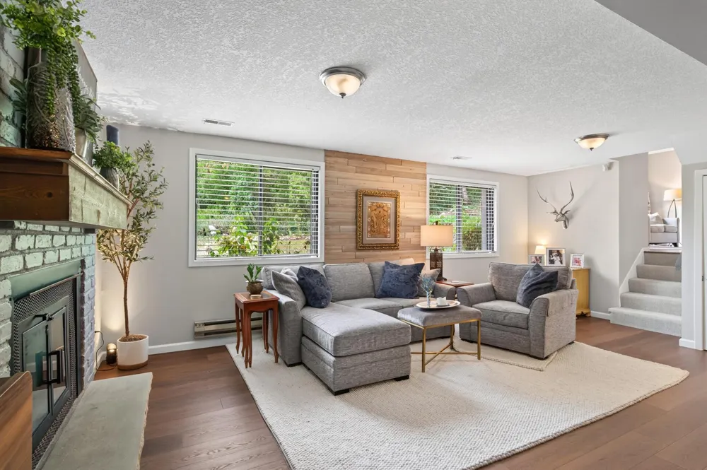 4501 Redwood Circle Minnetonka, MN 55345