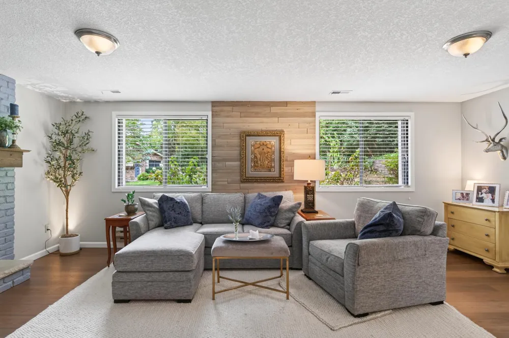 4501 Redwood Circle Minnetonka, MN 55345
