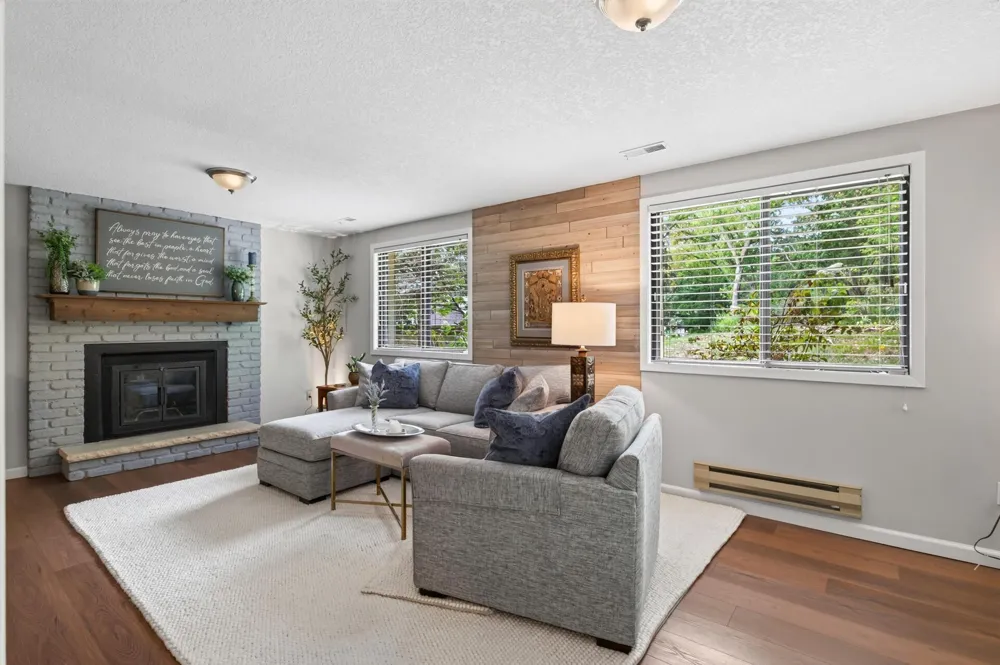 4501 Redwood Circle Minnetonka, MN 55345