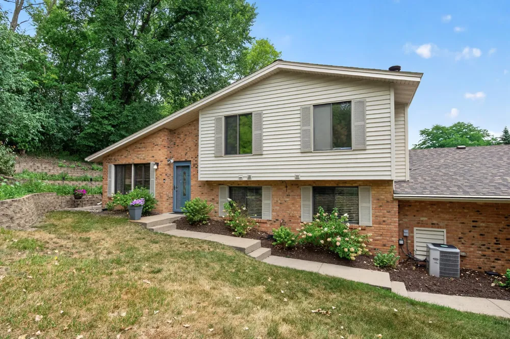 4501 Redwood Circle Minnetonka, MN 55345