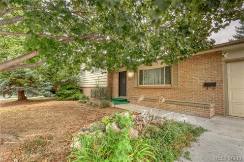 2114 Agate Court