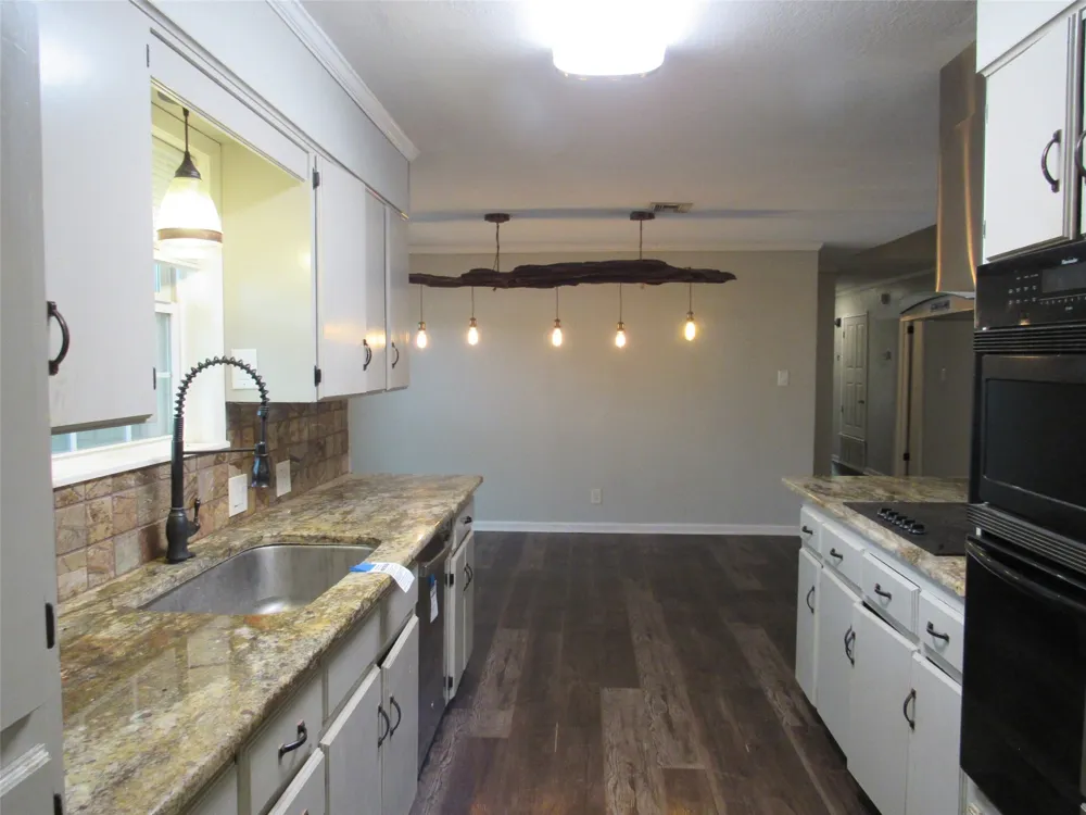 208 Opal Street Hewitt, TX 76643