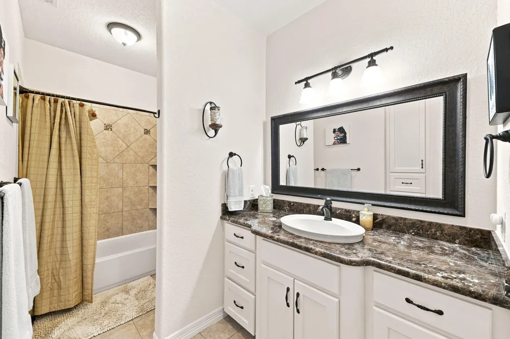 150 Rosewood Road Clear Lake Shores, TX 77565