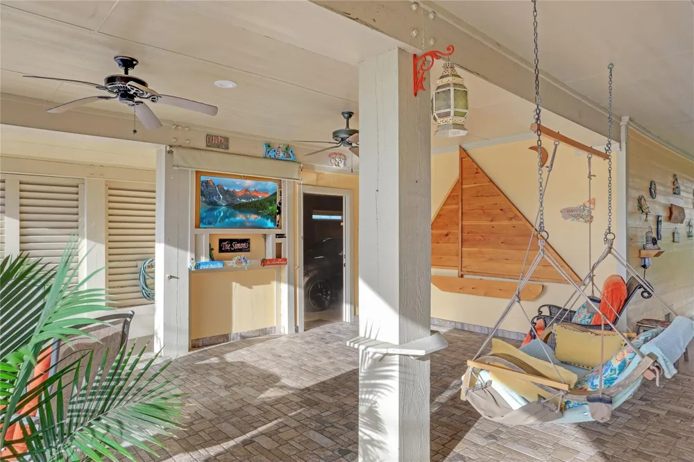 150 Rosewood Road Clear Lake Shores, TX 77565