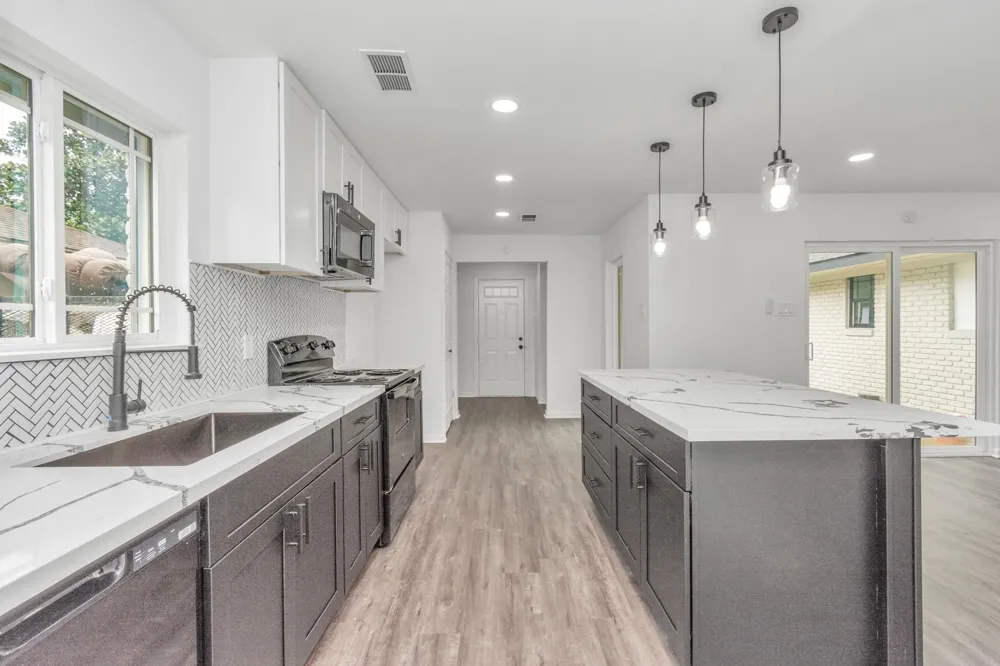 5006 Heatherbloom Drive Houston, TX 77045